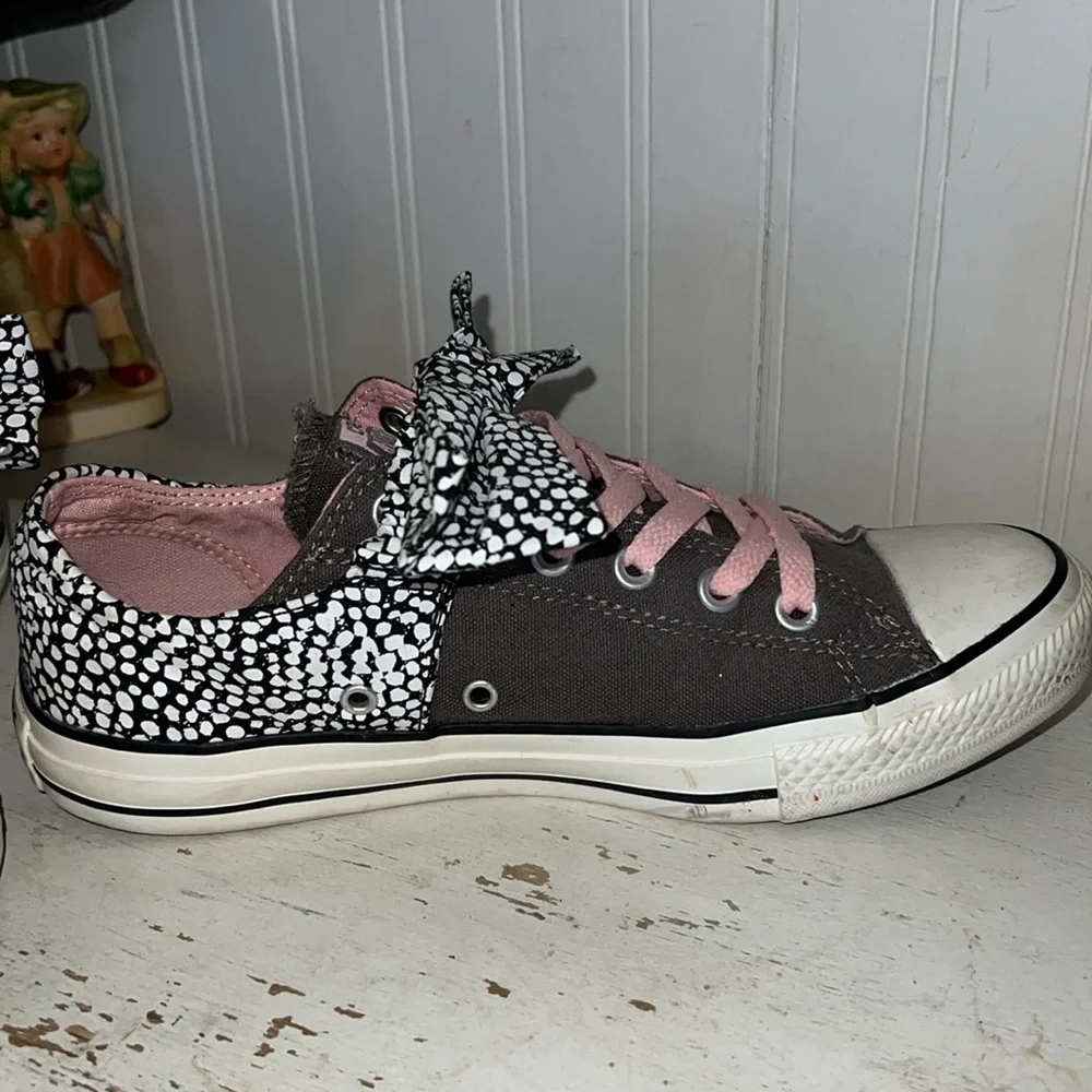 Converse bow sneakers size 9